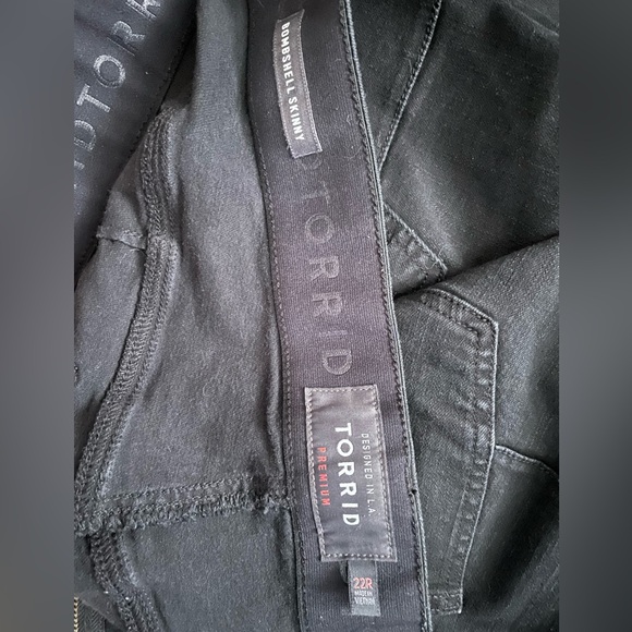 Torrid bombshell skinny size 22r - Picture 2 of 2